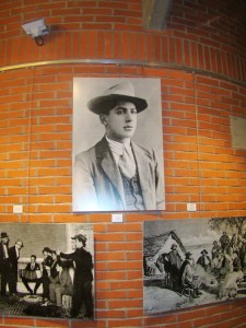 Exposition Carlos Gardel ou le tango universal du 15 au 26 novembre 2016 à la Médiathèque Simone de Beauvoir de Ramonville (31) © Pascal Franc